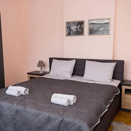 Apartment Two Bedroom Retreat I Near Municipality By Flat Mаnager